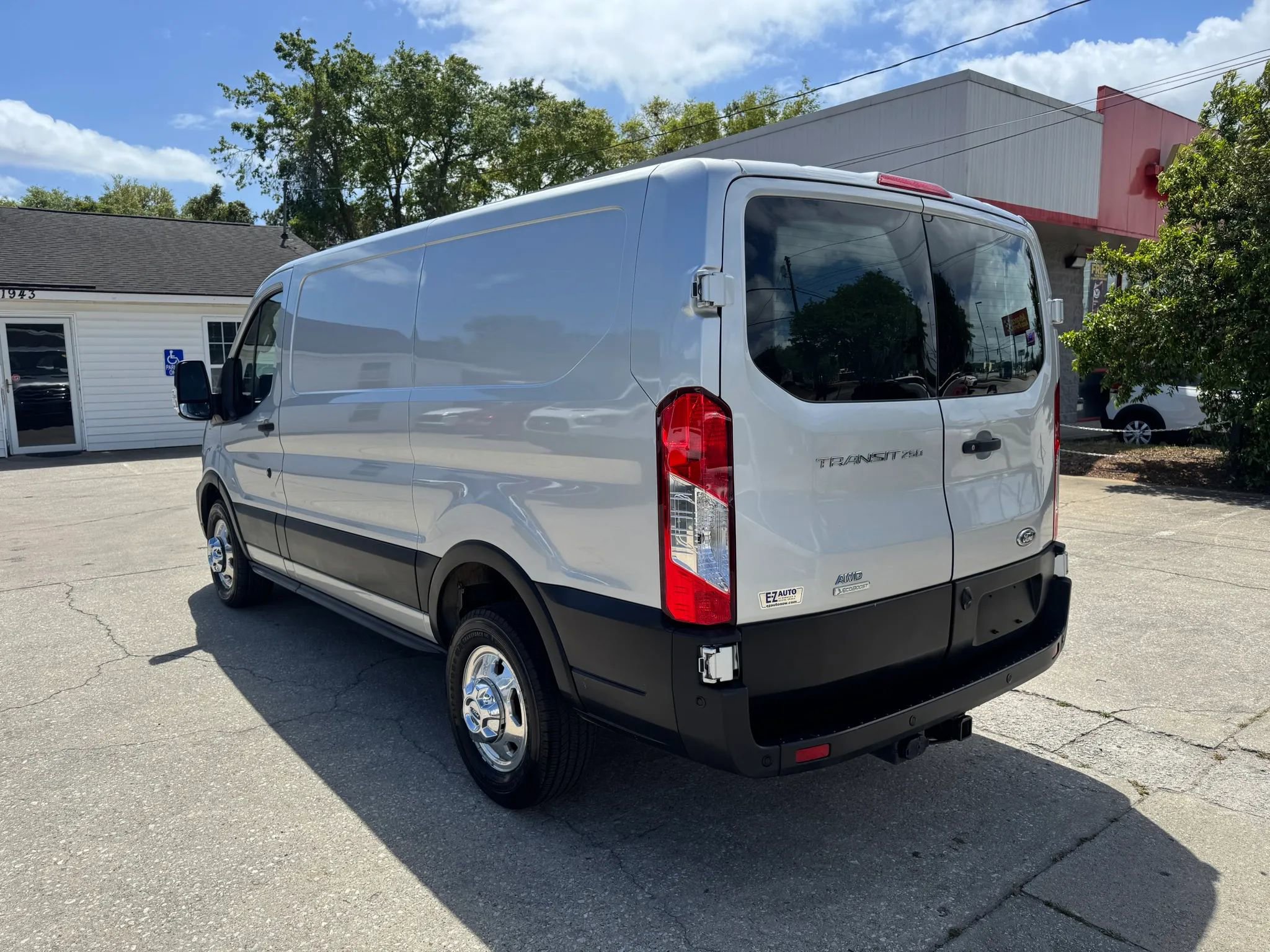 Used 2020 Ford Transit 250 Low Roof AWD image 8