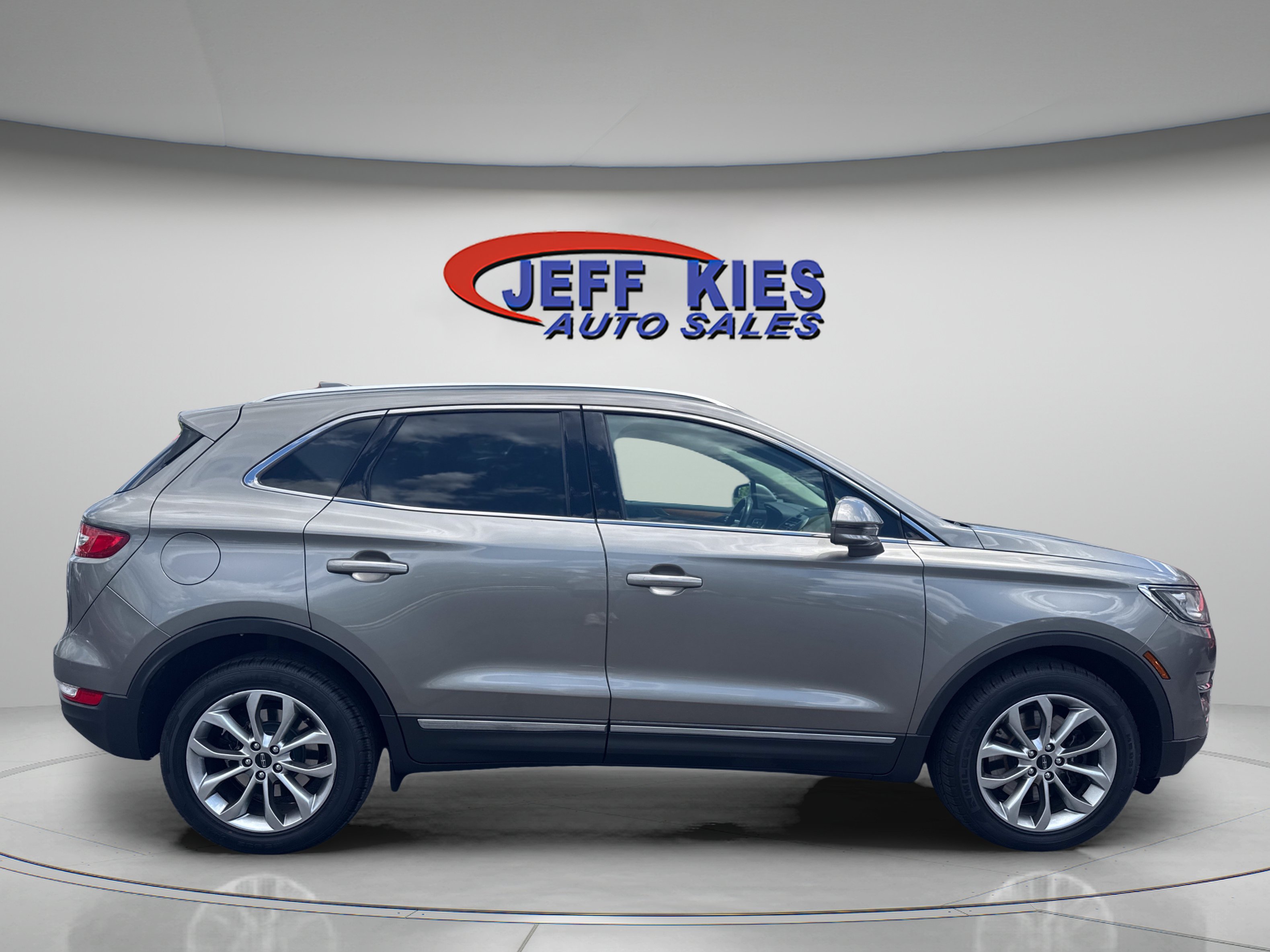 Used 2017 Lincoln MKC Select w/ Lincoln MKC Climate Package AWD/4WD image 4