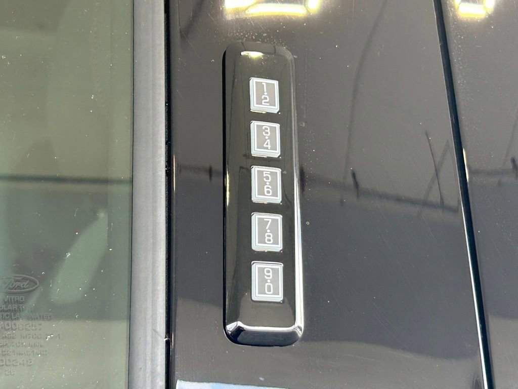 New 2026 Ford F250 Lariat w/ Black Appearance Package image 16