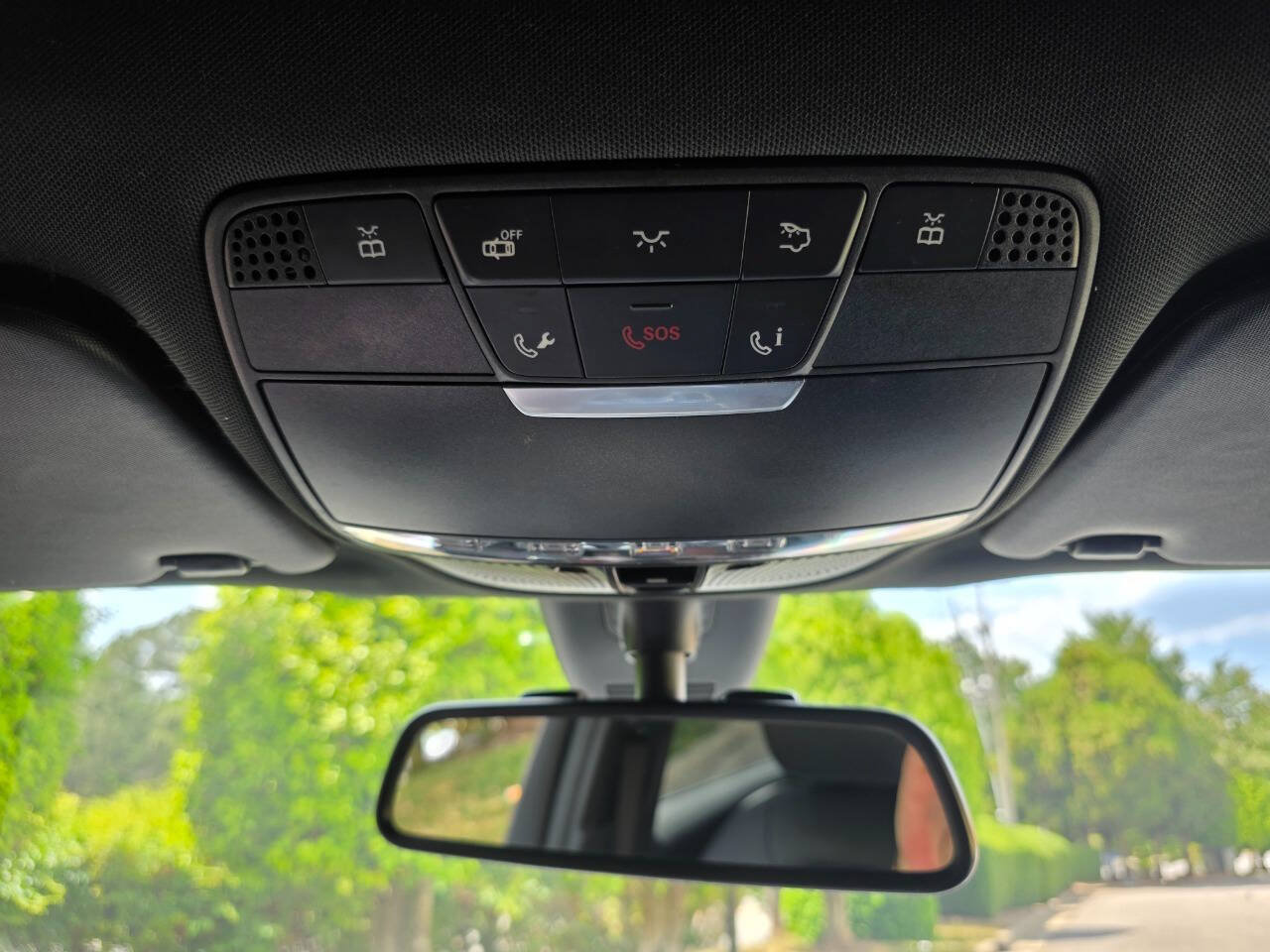 Used 2019 Mercedes-Benz GLC 300 4MATIC Coupe image 25