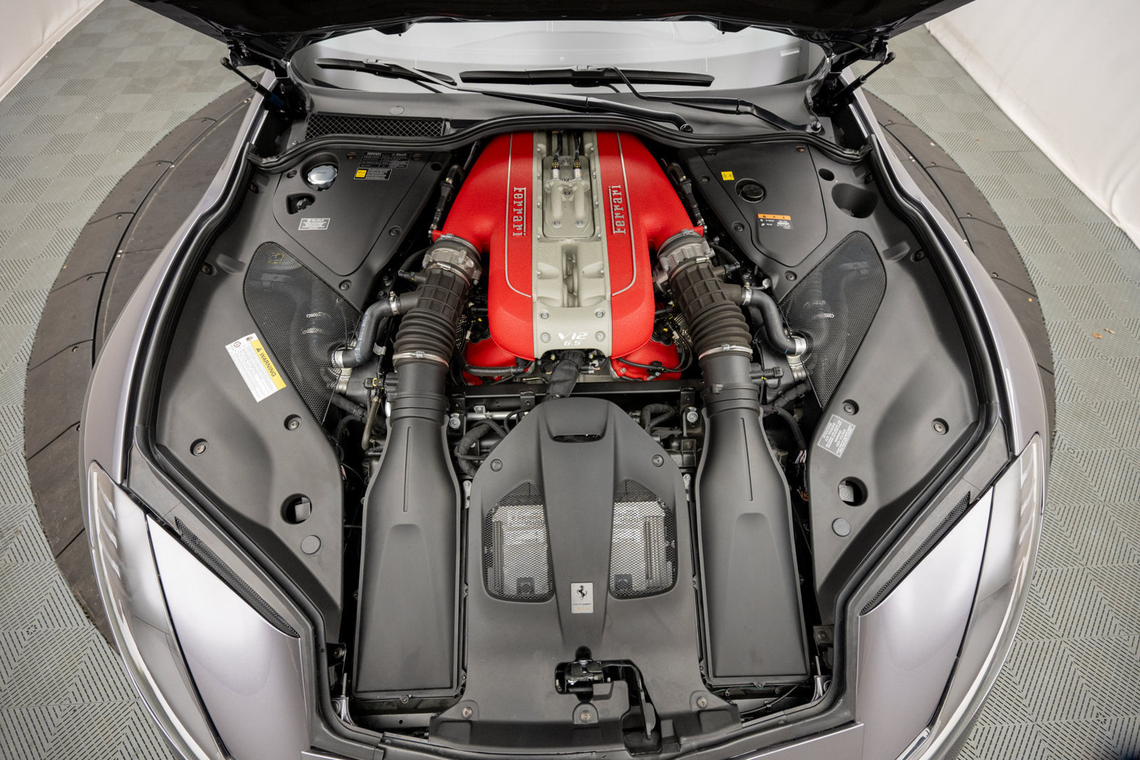 Used 2022 Ferrari 812 GTS RWD image 45