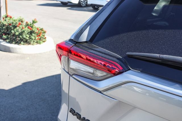 Used 2021 Toyota RAV4 LE w/ Carpet Mat Package (TMS) image 8