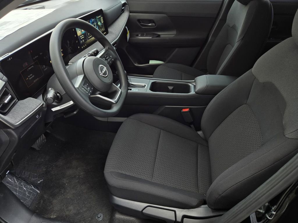 New 2026 Nissan Kicks S image 18