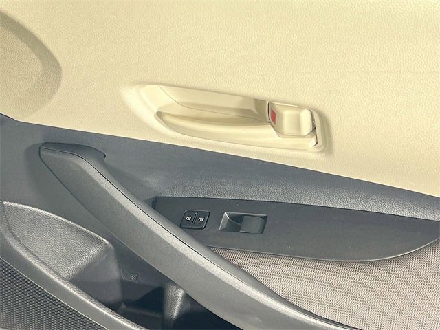Used 2025 Toyota Corolla LE image 31