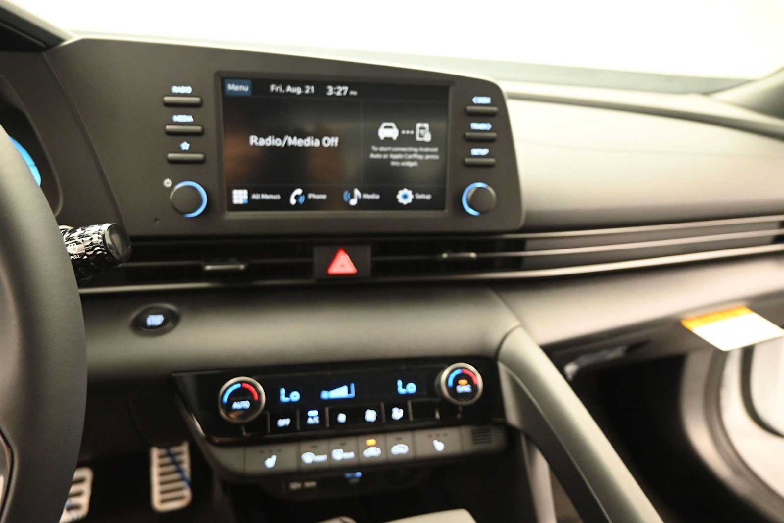 New 2026 Hyundai Elantra SEL Sport FWD image 23