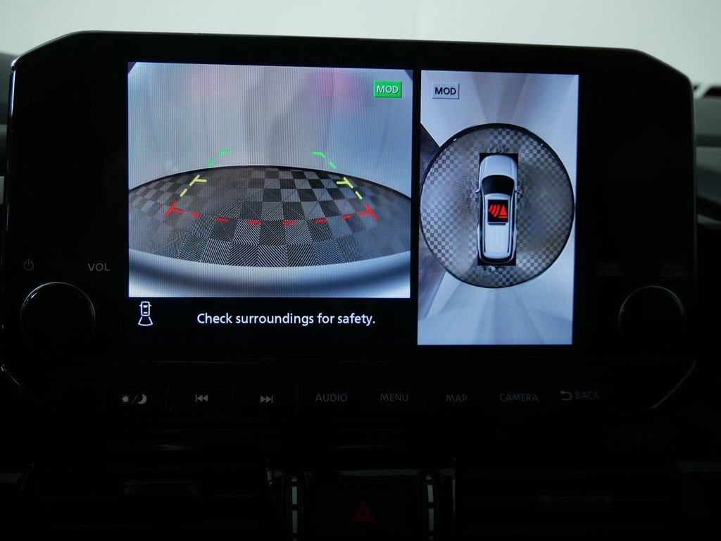 Used 2025 Nissan Pathfinder SL AWD/4WD image 34