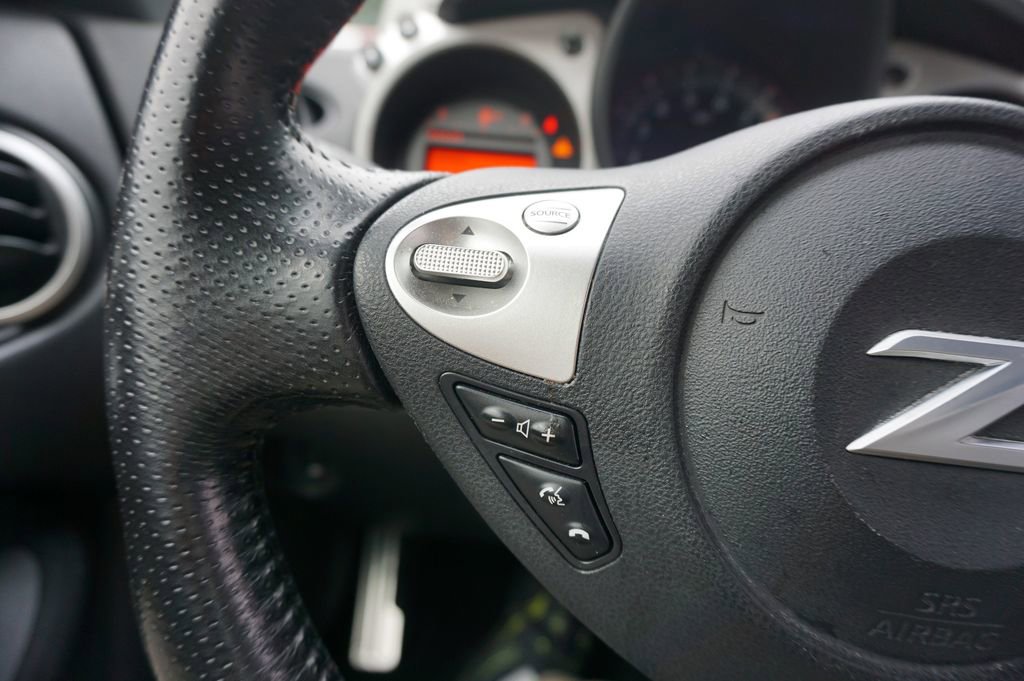 Used 2020 Nissan 370Z Coupe image 7