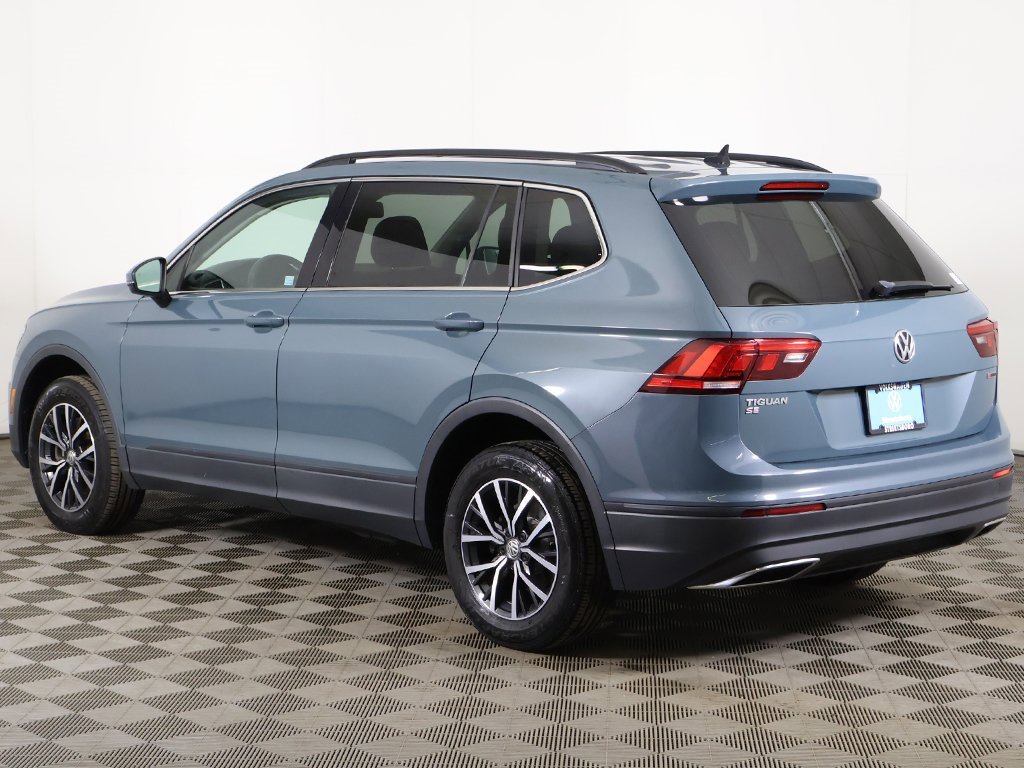 Used 2019 Volkswagen Tiguan SE w/ Panoramic Sunroof Package image 9