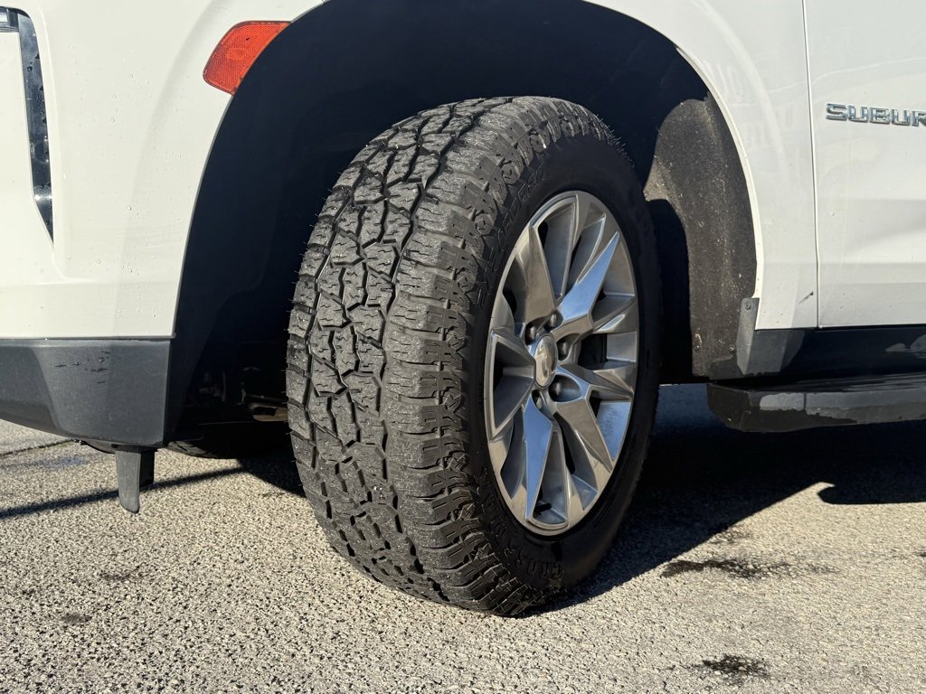 Used 2023 Chevrolet Suburban Premier image 33