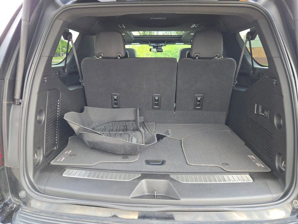 Used 2023 GMC Yukon XL Denali AWD/4WD image 17