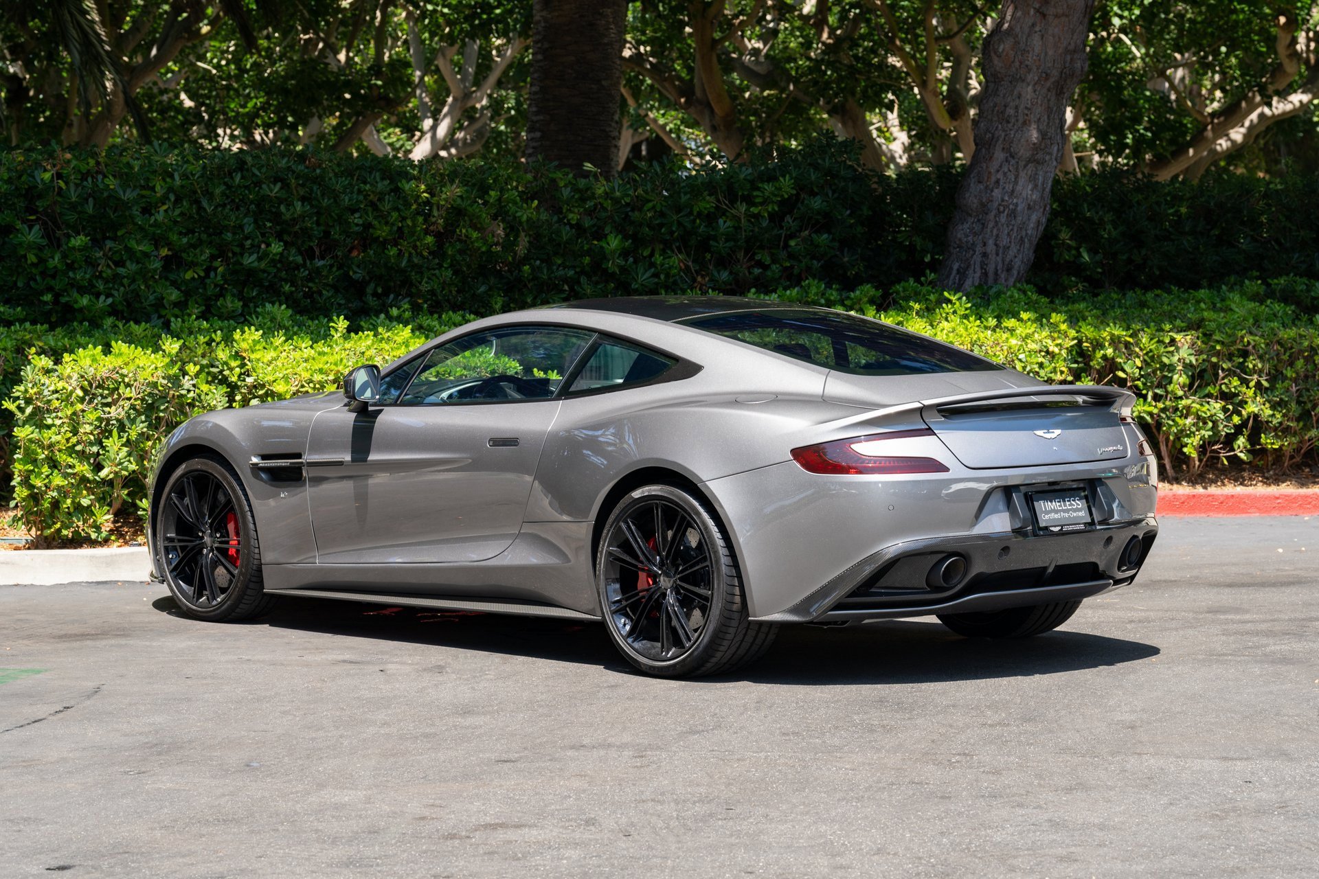 Used 2014 Aston Martin Vanquish Coupe image 4