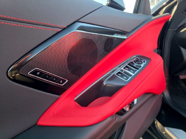 Used 2025 Chevrolet Corvette Stingray Preferred Conv w/ Z51 Performance Package RWD image 17