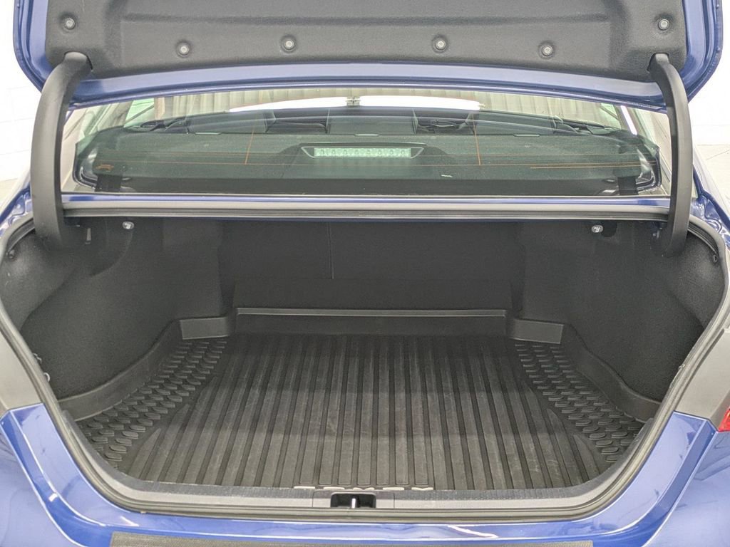 Used 2023 Toyota Camry SE image 10