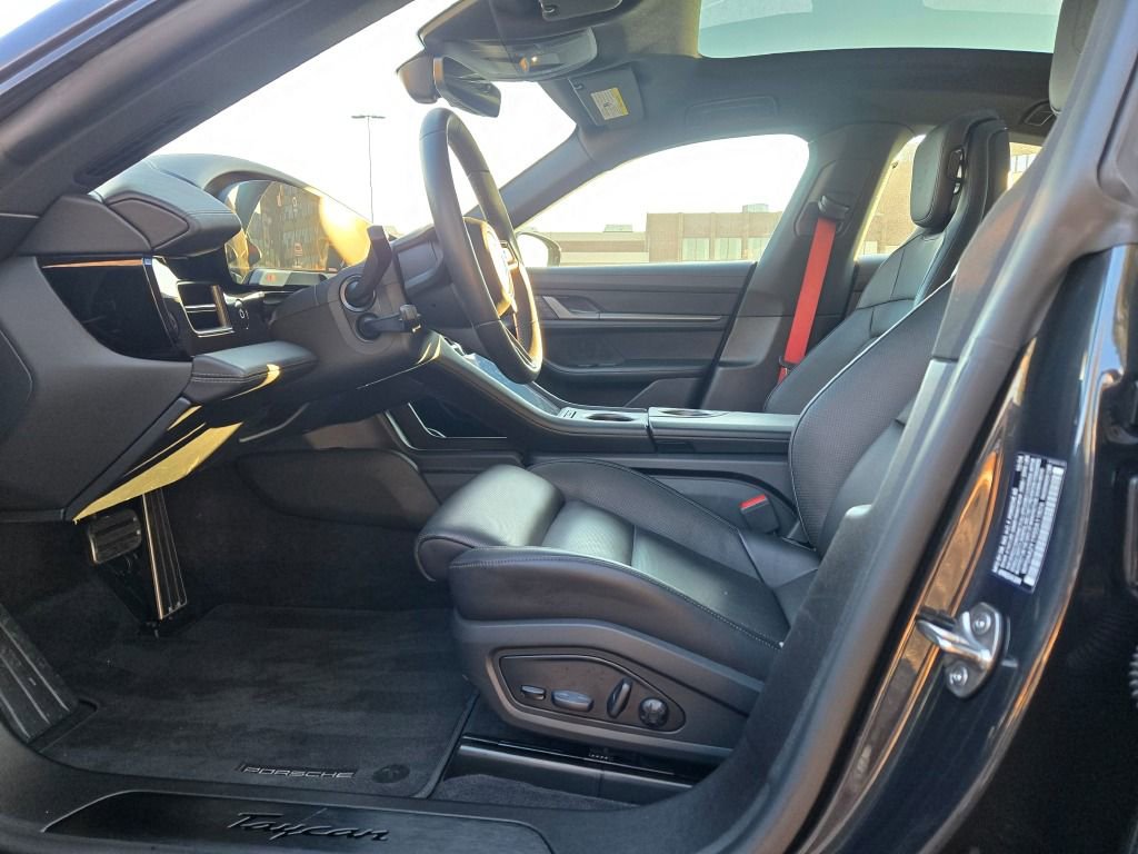 Certified 2025 Porsche Taycan image 15
