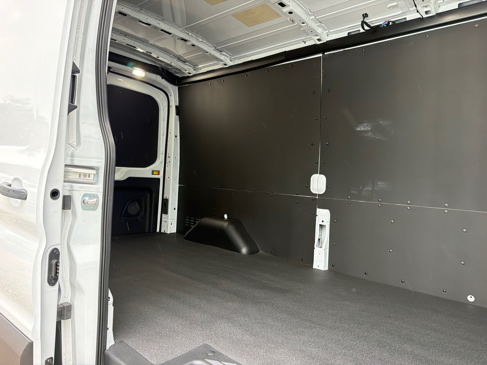 New 2026 Ford Transit 150 148 Medium Roof AWD w/ Load Area Protection Package image 10