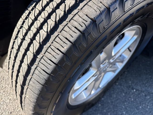 Used 2025 Jeep Grand Cherokee Laredo w/ Luxury Tech Group I image 6