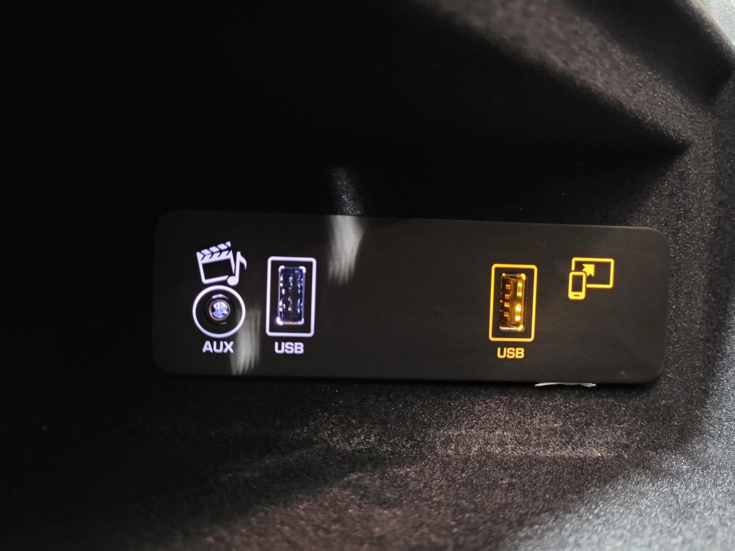 Used 2015 Land Rover LR4 HSE LUX image 41