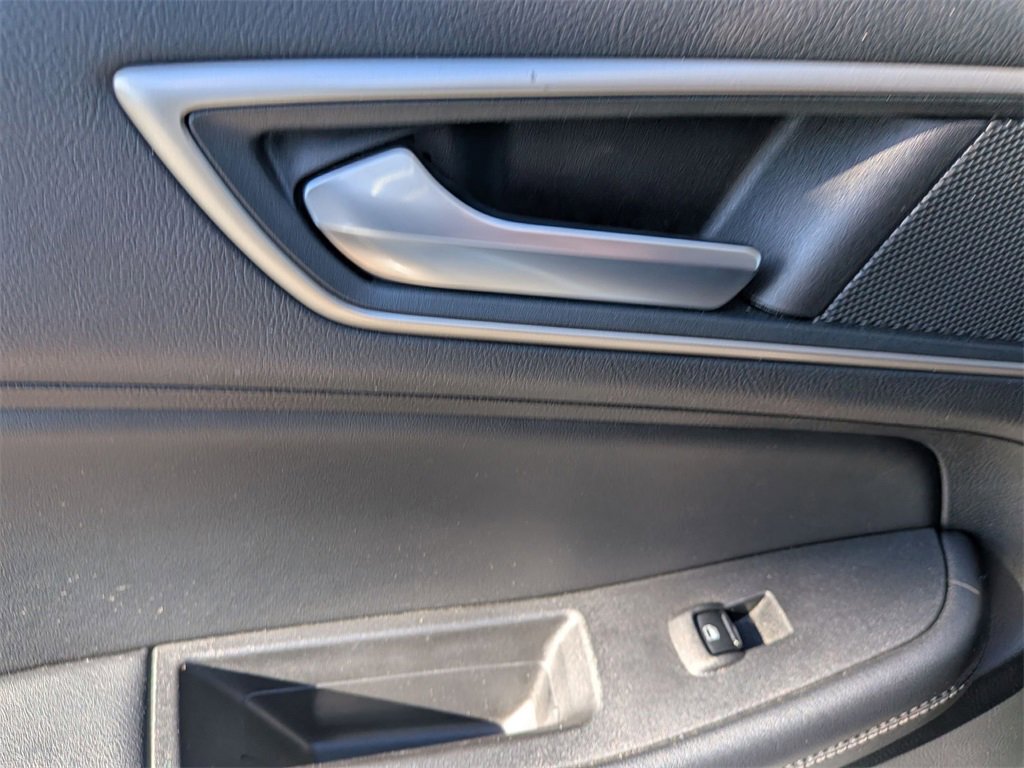 Used 2024 Ford Edge SEL image 26