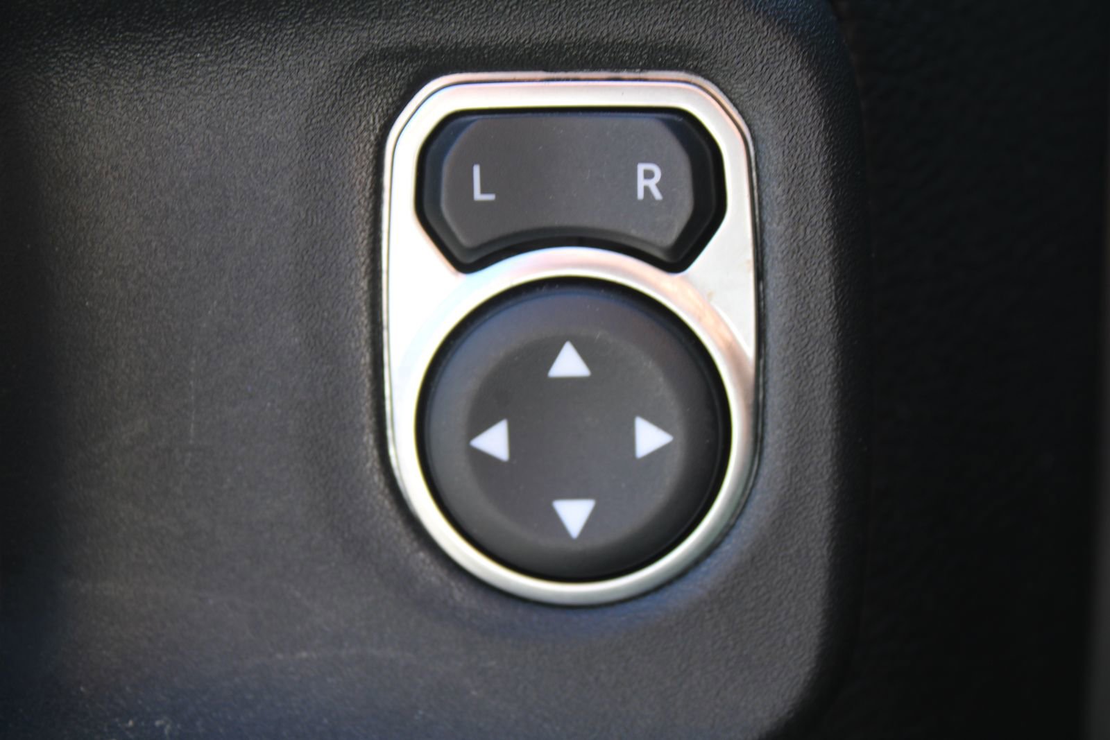 Used 2022 Jeep Wrangler Unlimited Sahara w/ Cold Weather Group image 20