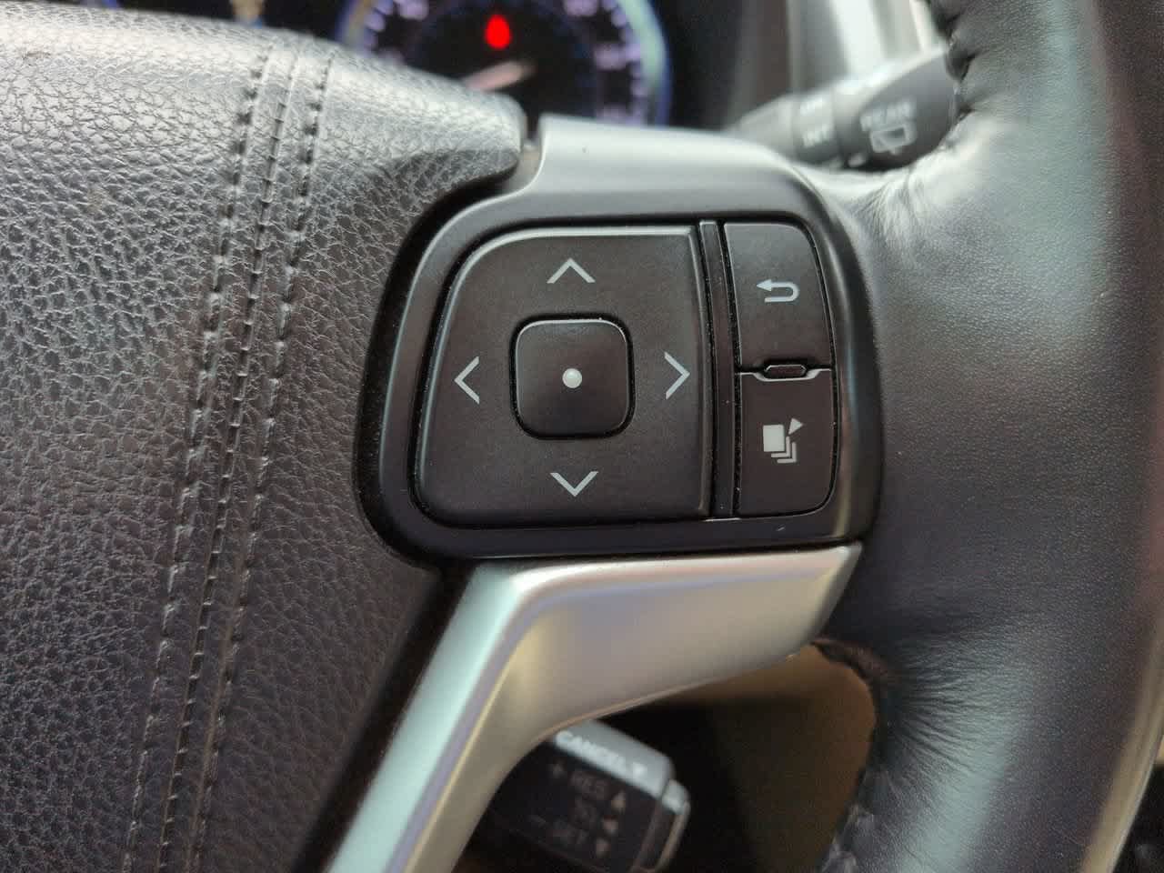 Used 2015 Toyota Highlander XLE FWD image 27