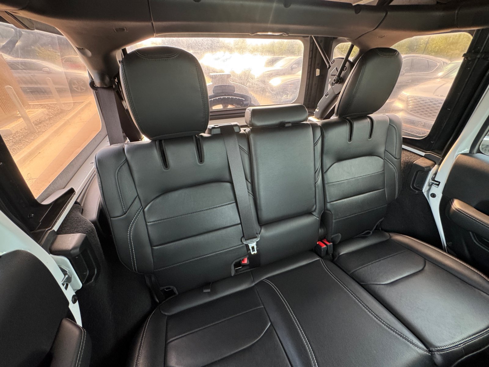 Used 2023 Jeep Wrangler Unlimited Sahara AWD/4WD image 18