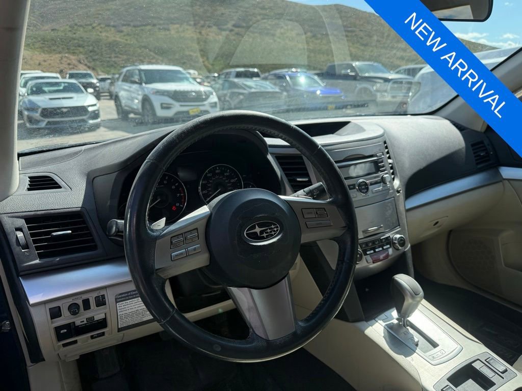 Used 2011 Subaru Outback 2.5i Premium w/ All-Weather Pkg AWD/4WD image 10