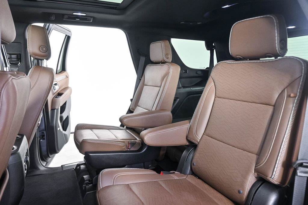 Used 2022 Chevrolet Tahoe High Country AWD/4WD image 23