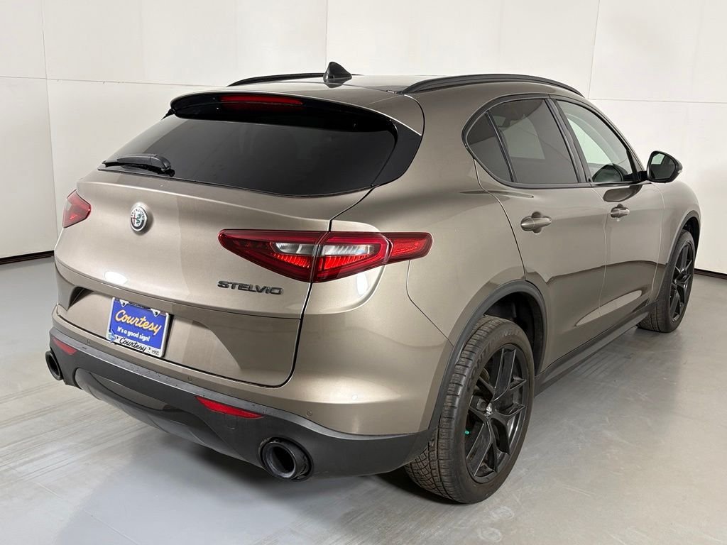 Used 2019 Alfa Romeo Stelvio w/ Nero Edizione RWD image 8