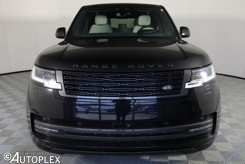 Used 2024 Land Rover Range Rover SE image 2