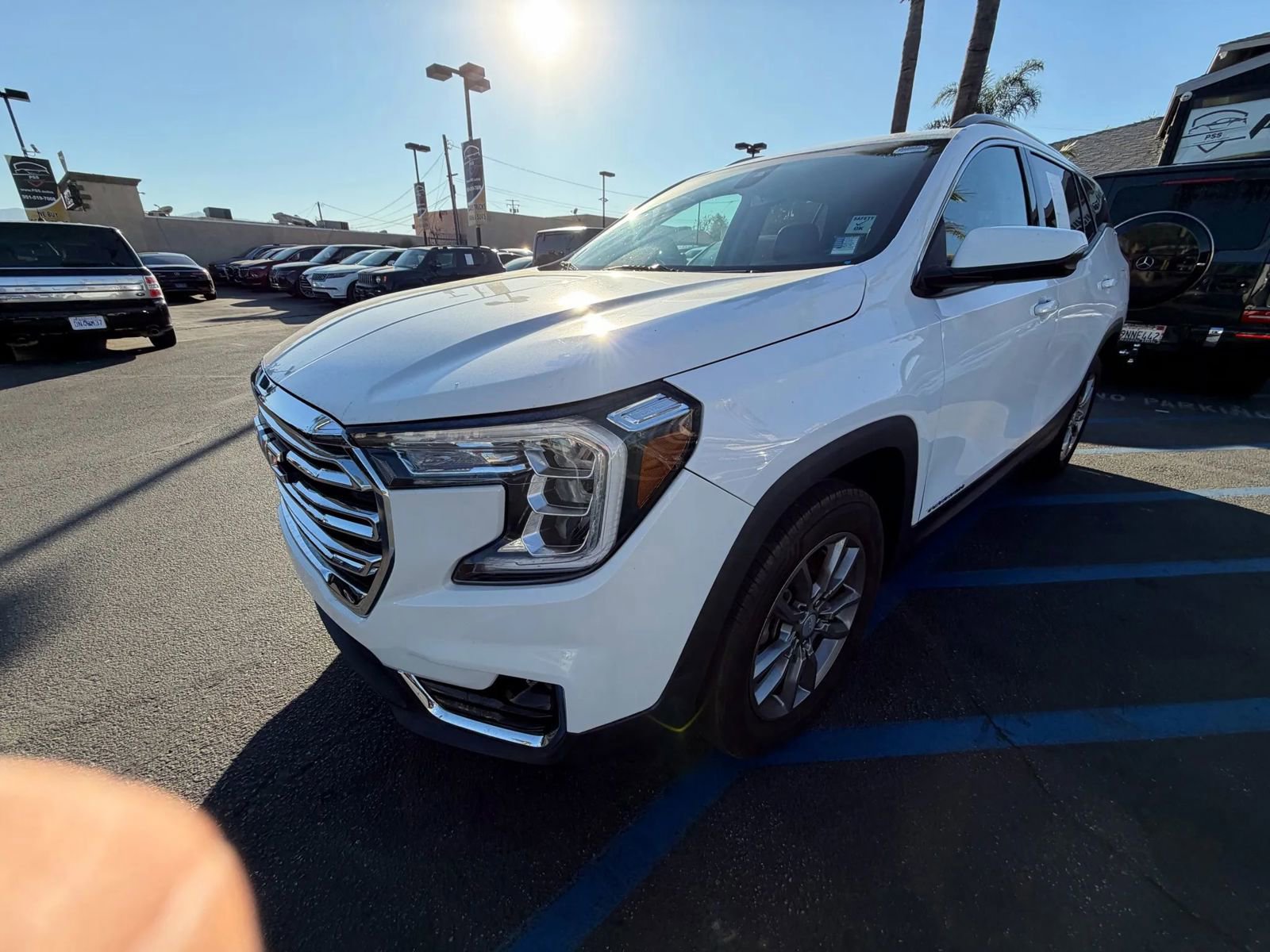 Used 2022 GMC Terrain SLT image 3