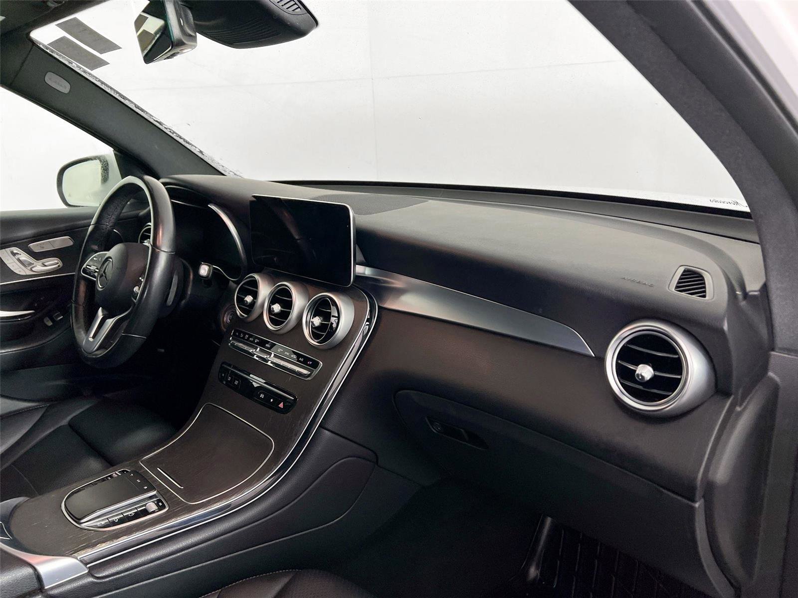 Certified 2022 Mercedes-Benz GLC 300 4MATIC image 25