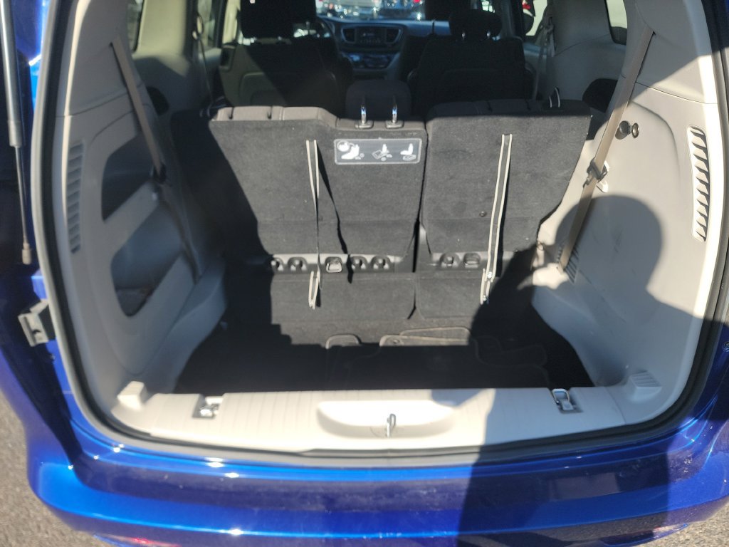 Used 2021 Chrysler Voyager LX FWD image 50