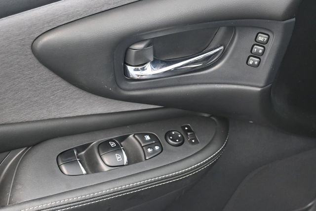 Used 2020 Nissan Murano SL w/ Moonroof Package FWD image 12