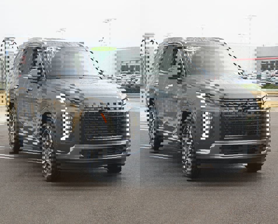 Used 2023 Hyundai Palisade Limited image 2