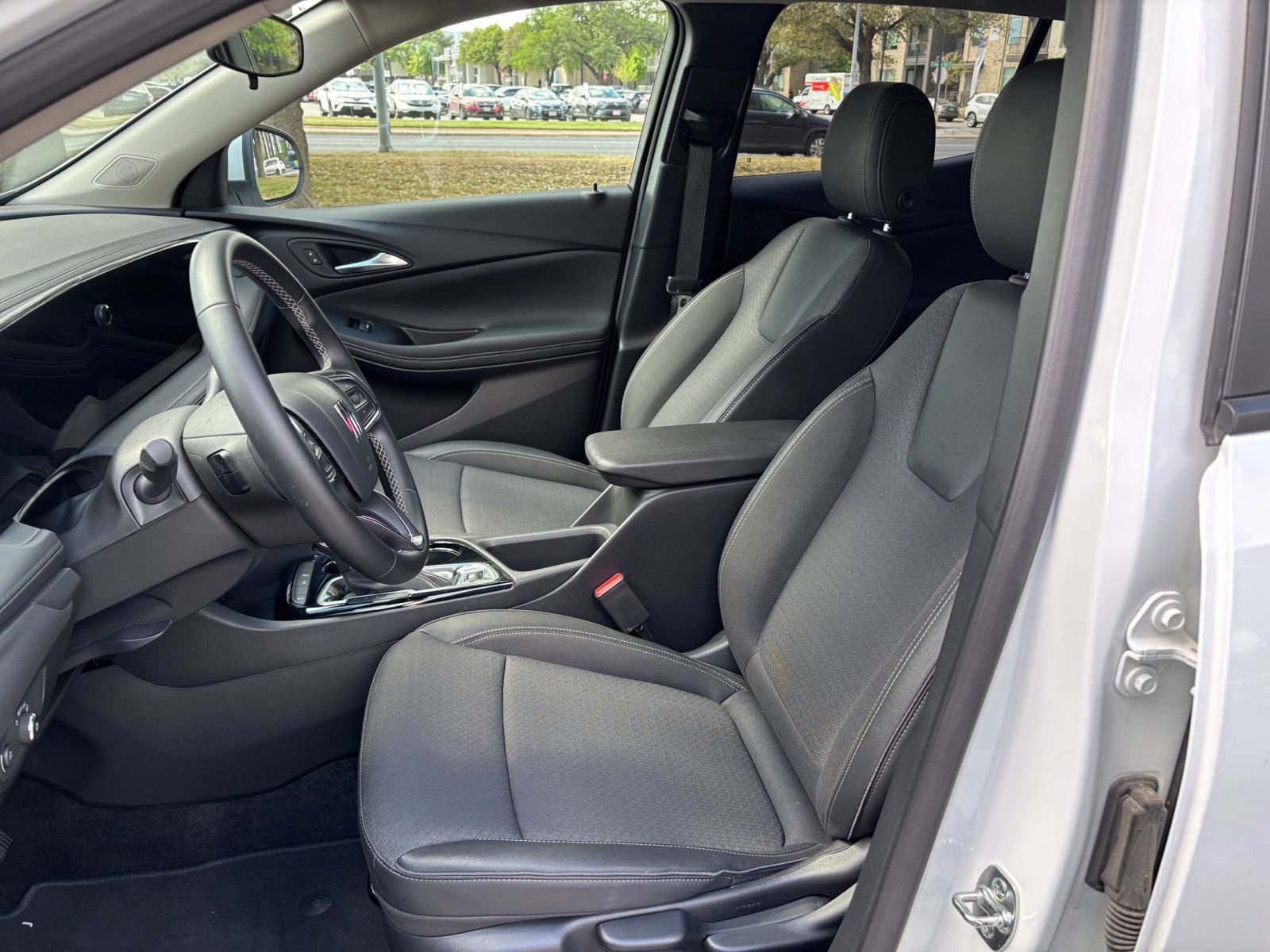 Used 2025 Buick Encore GX Preferred image 33