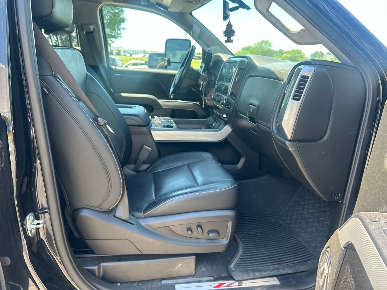 Used 2019 Chevrolet Silverado 2500 LTZ w/ Duramax Plus Package AWD/4WD image 16