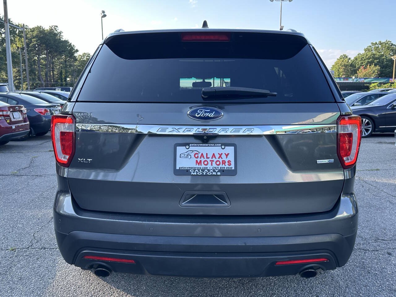Used 2016 Ford Explorer XLT w/ Equipment Group 202A AWD/4WD image 6