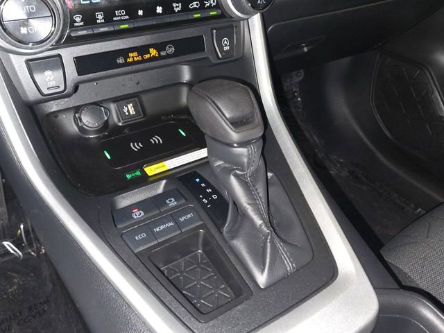 Used 2024 Toyota RAV4 XLE w/ Convenience Package FWD image 19