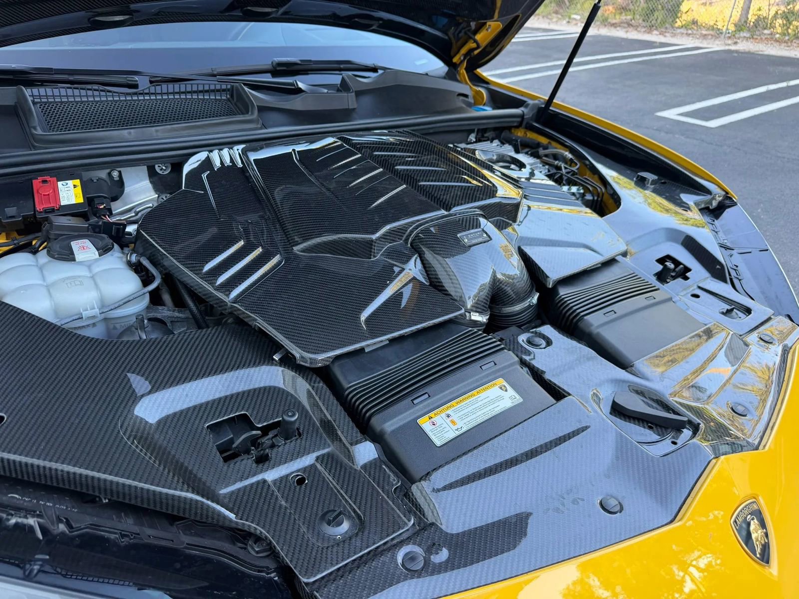 Used 2021 Lamborghini Urus AWD/4WD image 47