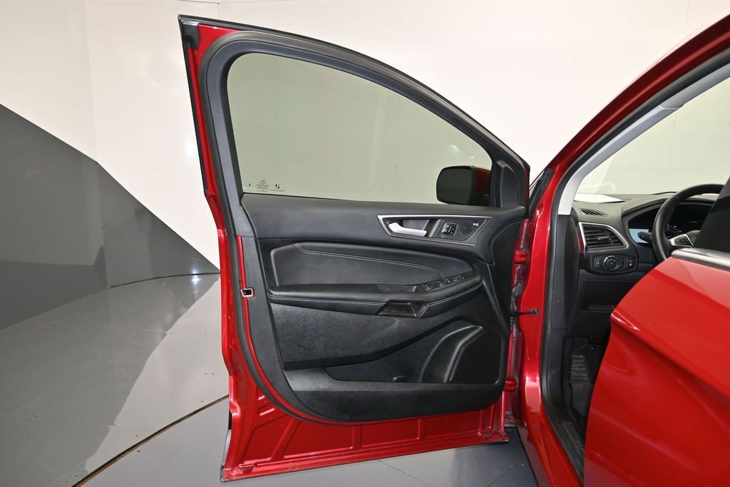 Certified 2022 Ford Edge Titanium AWD/4WD image 10