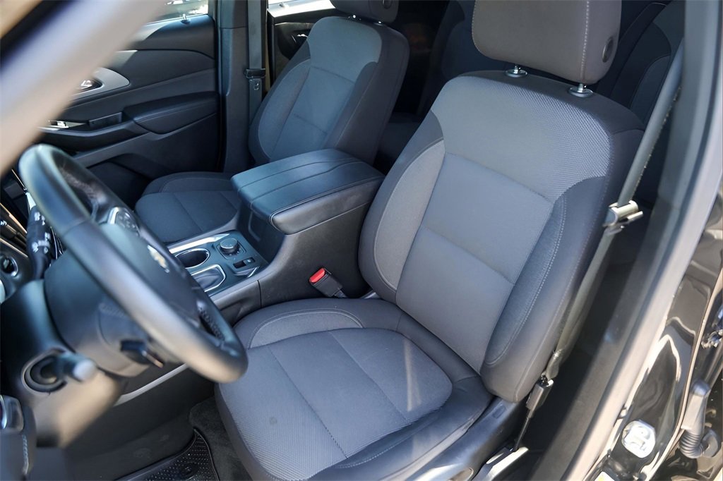 Used 2023 Chevrolet Traverse LT image 7