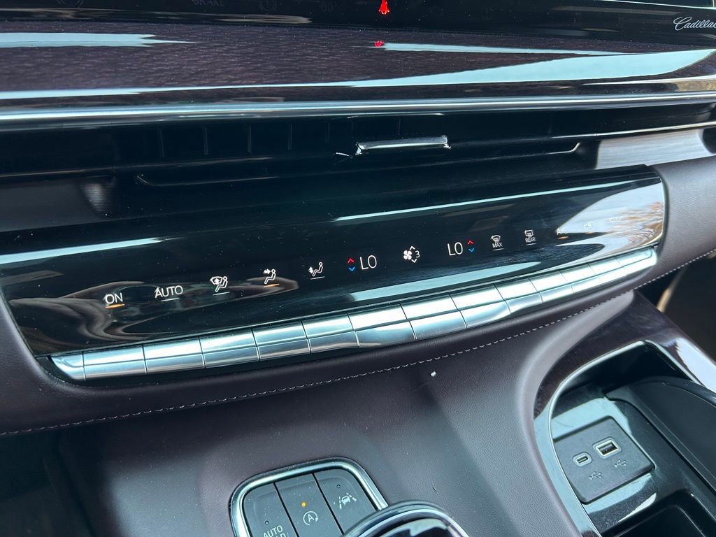 Used 2023 Cadillac Escalade ESV Sport Platinum w/ LPO, ONYX Package image 38