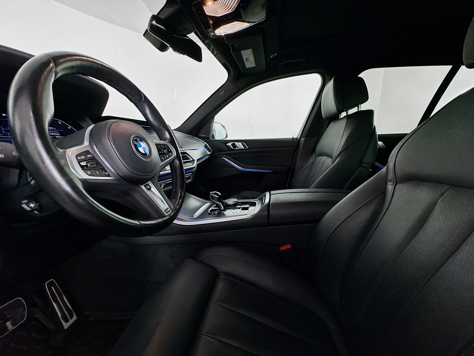 Used 2022 BMW X5 M50i w/ Parking Assistance Package image 21