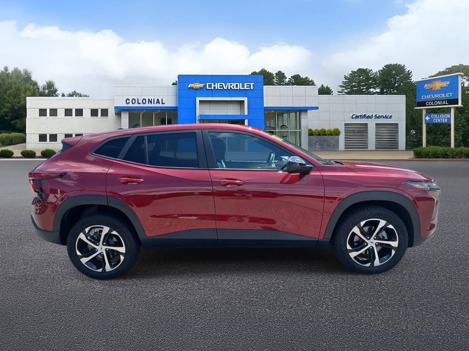 Used 2024 Chevrolet Trax RS w/ Driver Confidence Package FWD image 3