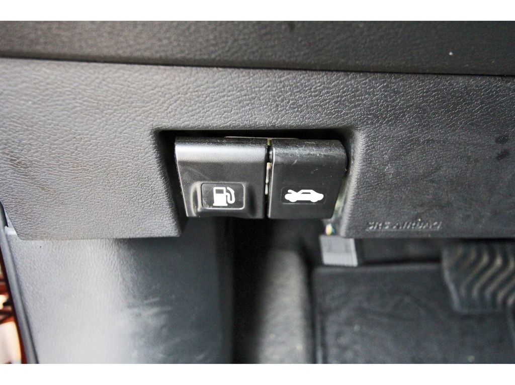 Used 2024 Nissan Kicks SV image 17