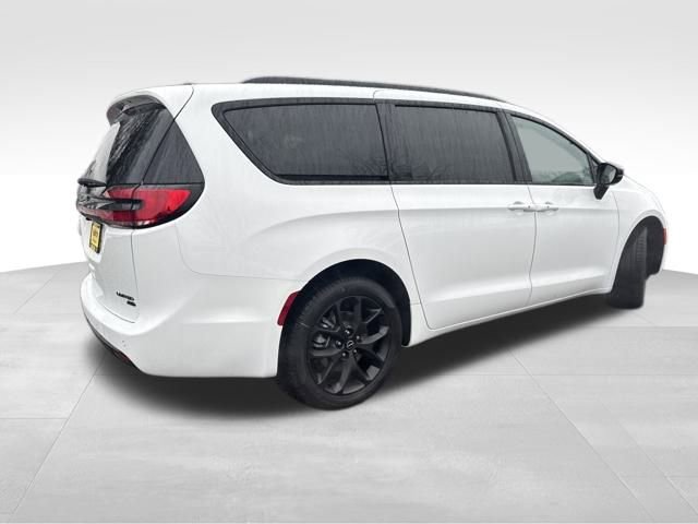 New 2026 Chrysler Pacifica Limited w/ S Appearance Package image 7