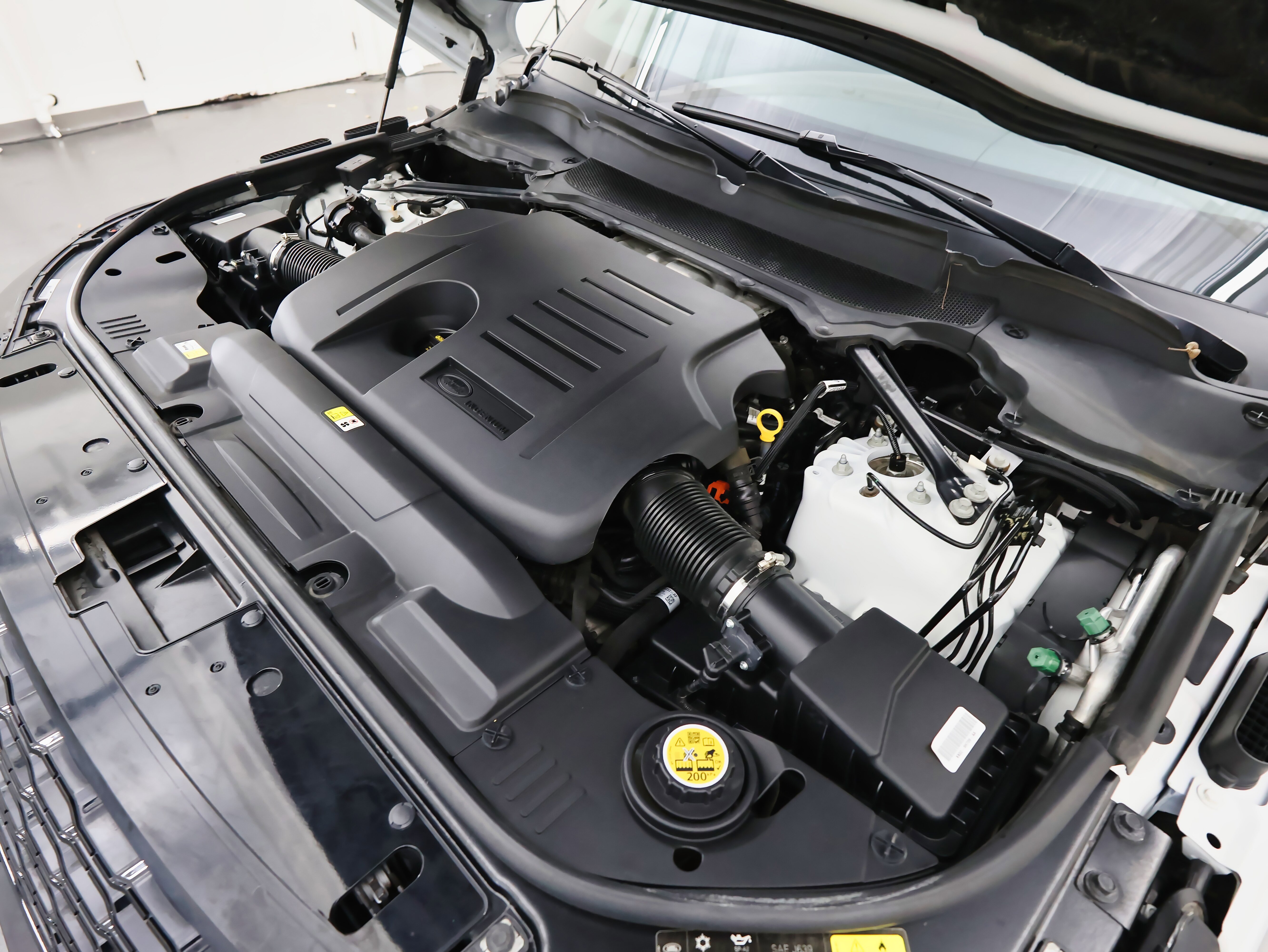 Used 2020 Land Rover Range Rover HSE image 59