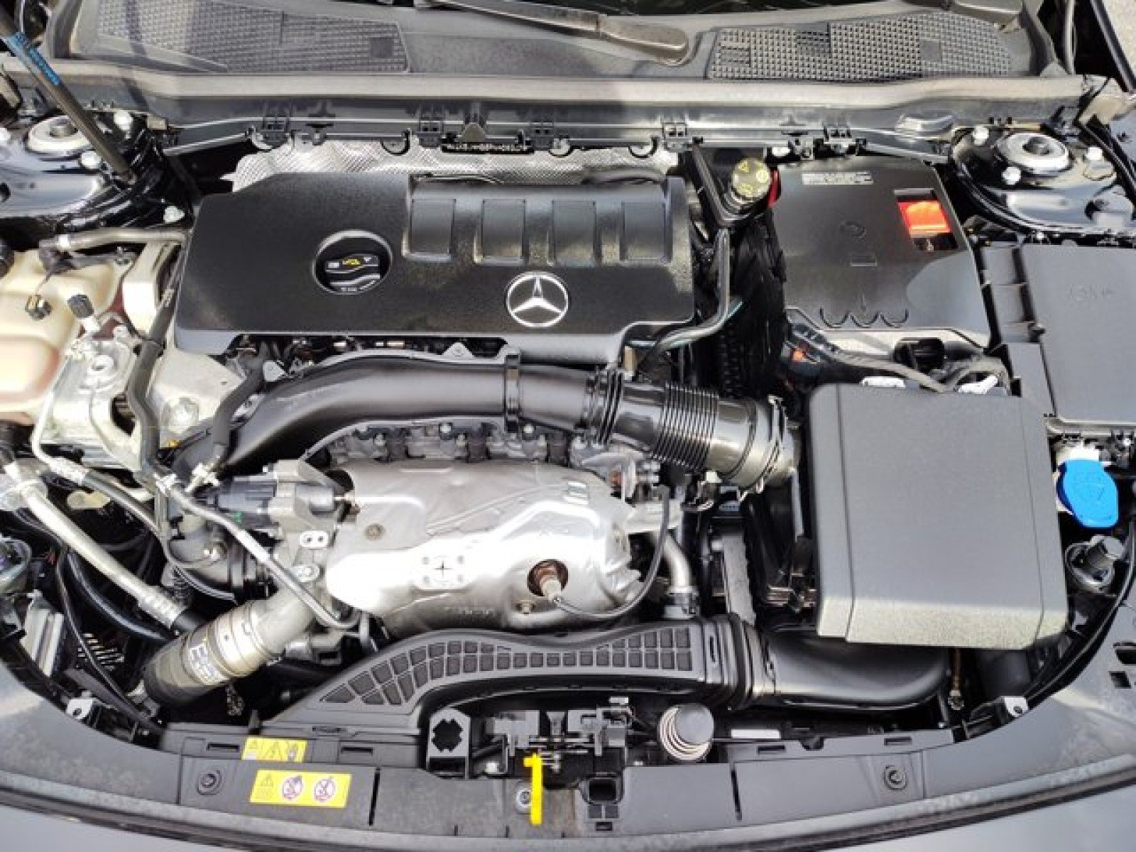 Used 2023 Mercedes-Benz CLA 250 4MATIC image 9
