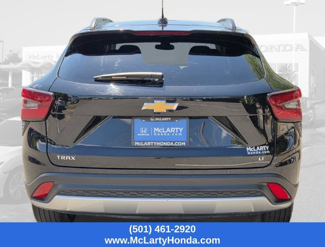 Used 2025 Chevrolet Trax LT FWD image 6