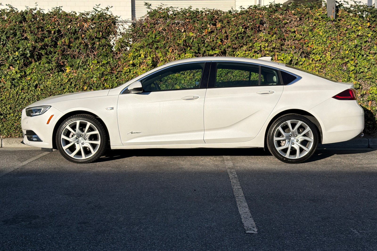 Used 2020 Buick Regal Avenir w/ Driver Confidence Package II FWD image 7